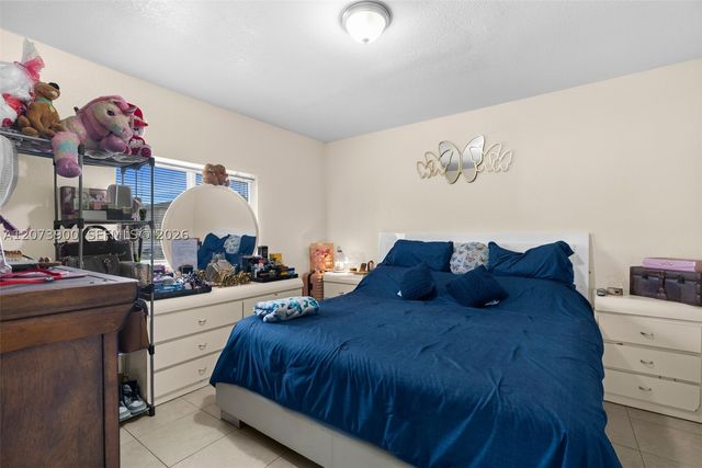 3073 NW 59th St, Miami, FL 33142