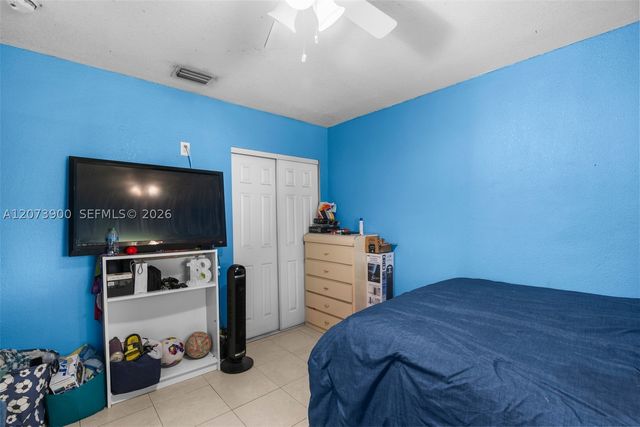 3073 NW 59th St, Miami, FL 33142