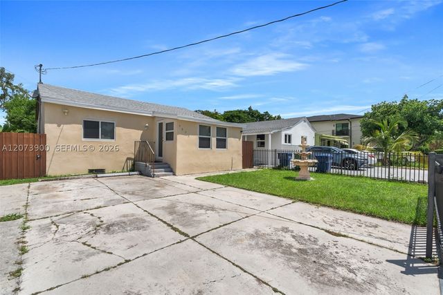 3073 NW 59th St, Miami, FL 33142