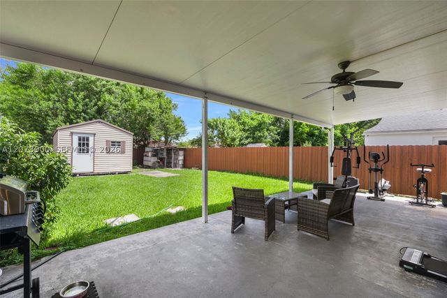 3073 NW 59th St, Miami, FL 33142