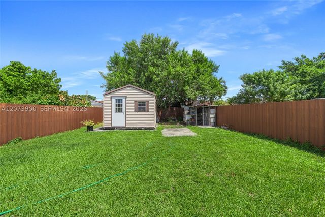 3073 NW 59th St, Miami, FL 33142