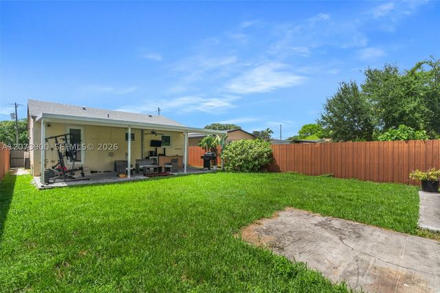 3073 NW 59th St, Miami, FL 33142