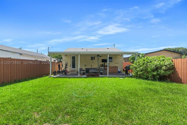 3073 NW 59th St, Miami, FL 33142