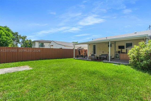 3073 NW 59th St, Miami, FL 33142