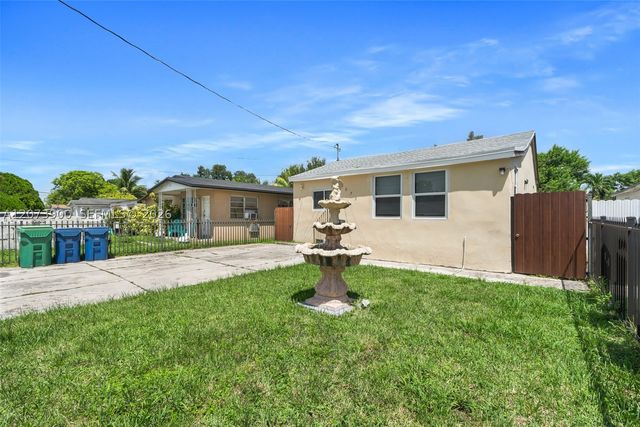 3073 NW 59th St, Miami, FL 33142