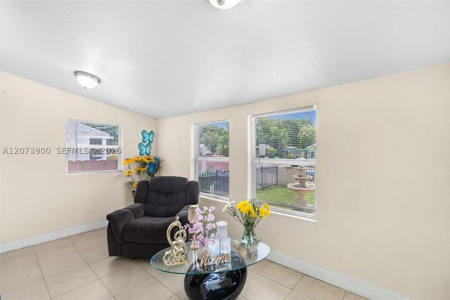 3073 NW 59th St, Miami, FL 33142