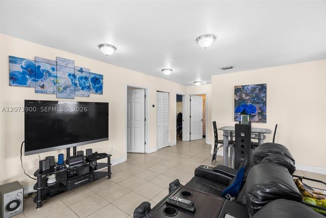3073 NW 59th St, Miami, FL 33142