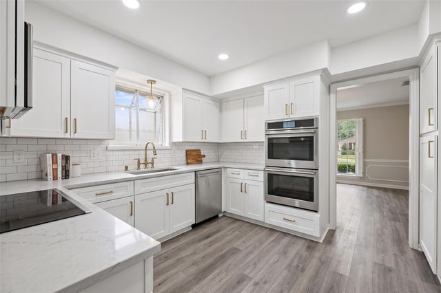 7827 Meadowbriar Lane, Houston, TX 77063