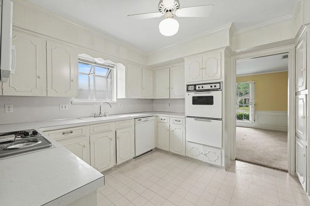 7827 Meadowbriar Lane, Houston, TX 77063