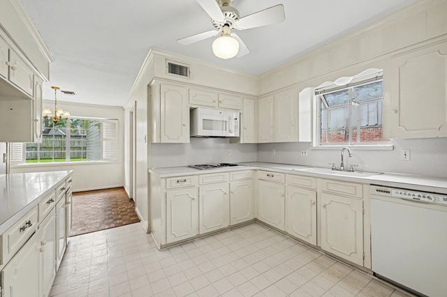 7827 Meadowbriar Lane, Houston, TX 77063