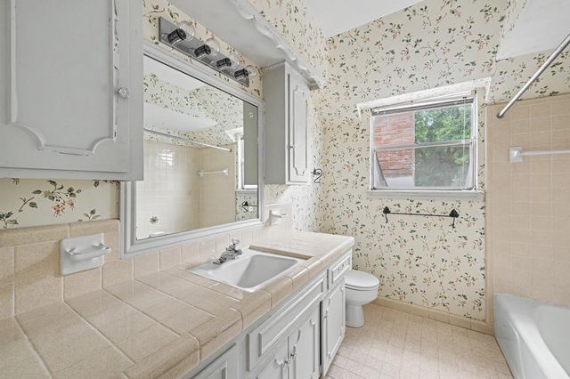 7827 Meadowbriar Lane, Houston, TX 77063