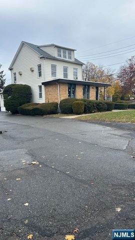 31-11 Broadway 2, Fair Lawn, NJ 07410