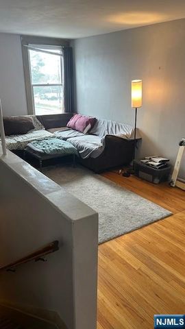 31-11 Broadway 2, Fair Lawn, NJ 07410