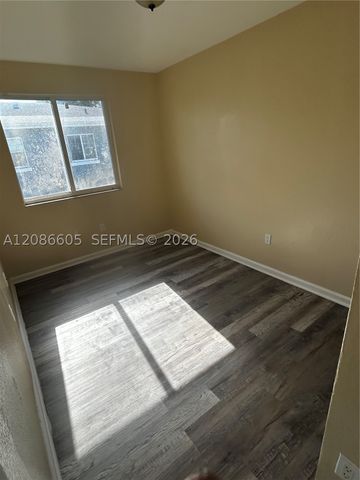 50 NW 166th St, Miami, FL 33169