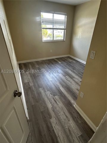 50 NW 166th St, Miami, FL 33169
