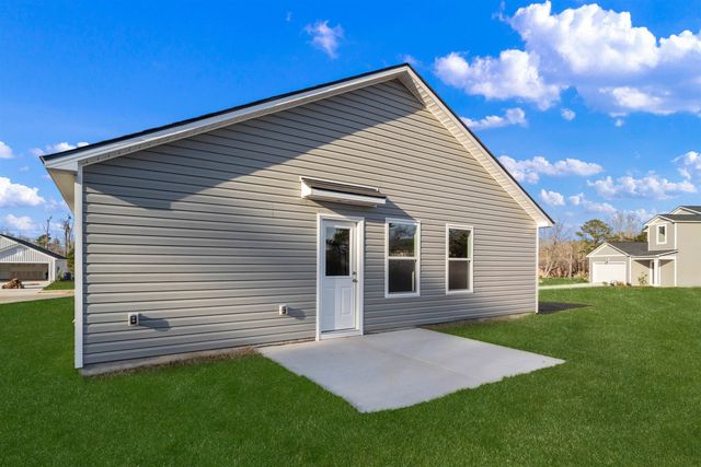 613 Green Valley Way, Loris, SC 29569