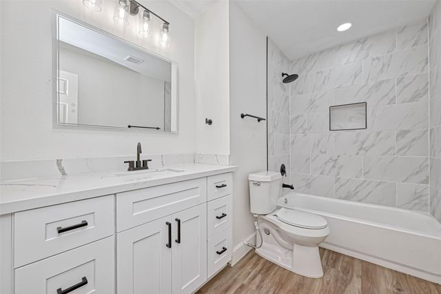 5609 Denmark Street B, Houston, TX 77028