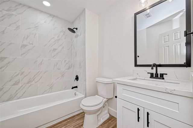 5609 Denmark Street B, Houston, TX 77028