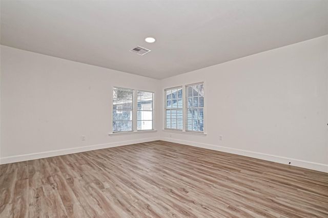 5609 Denmark Street B, Houston, TX 77028