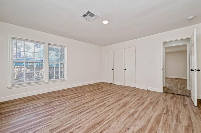 5609 Denmark Street B, Houston, TX 77028