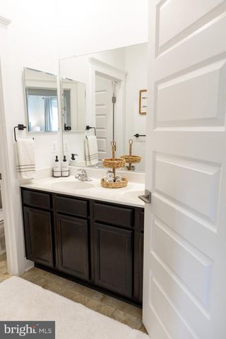 42381 ROSALIND ST, Ashburn, VA 20148