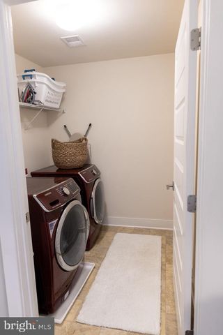42381 ROSALIND ST, Ashburn, VA 20148
