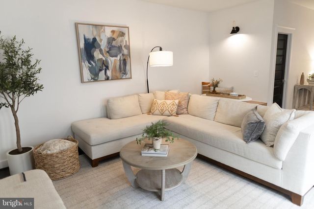 42381 ROSALIND ST, Ashburn, VA 20148