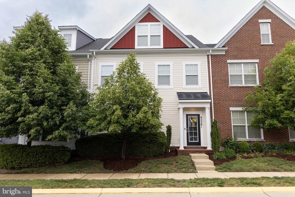 42381 ROSALIND ST, Ashburn, VA 20148