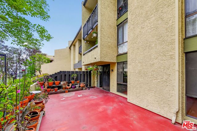 4040 Via Marisol 117, Los Angeles, CA 90042