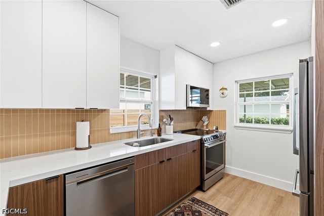 8071 San Carlos BLVD, Fort Myers, FL 33967