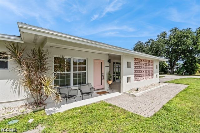 8071 San Carlos BLVD, Fort Myers, FL 33967