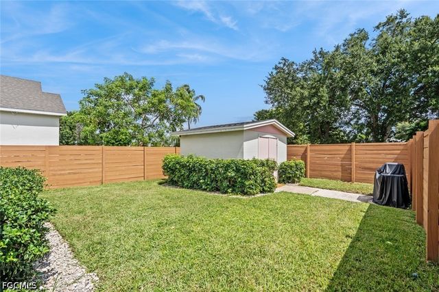 8071 San Carlos BLVD, Fort Myers, FL 33967