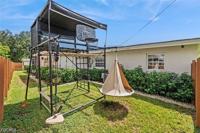 8071 San Carlos BLVD, Fort Myers, FL 33967
