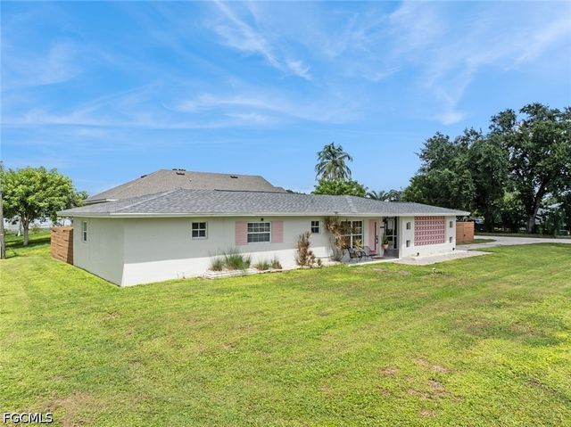 8071 San Carlos BLVD, Fort Myers, FL 33967