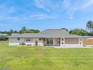 8071 San Carlos BLVD, Fort Myers, FL 33967