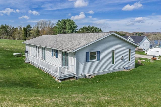 S1244 Remington Drive, La Valle, WI 53941