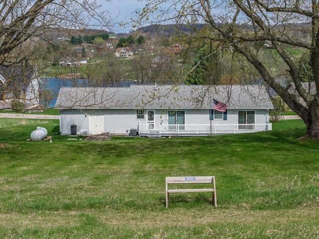 S1244 Remington Drive, La Valle, WI 53941