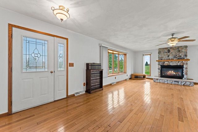 S1244 Remington Drive, La Valle, WI 53941