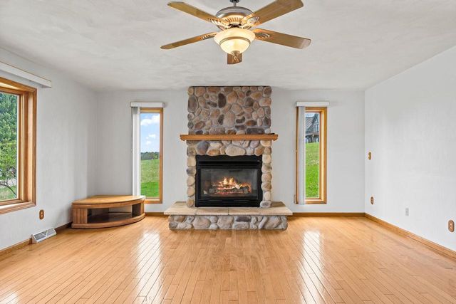 S1244 Remington Drive, La Valle, WI 53941