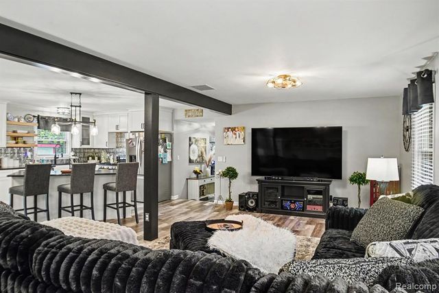 2205 Miark Drive, Lapeer, MI 48446