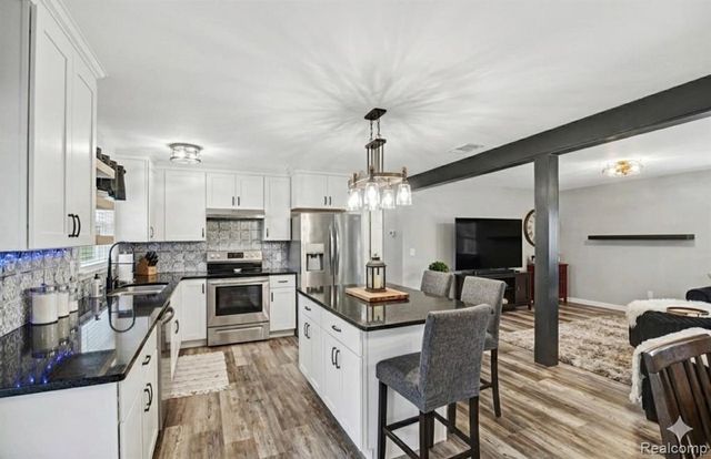 2205 Miark Drive, Lapeer, MI 48446