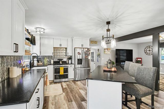 2205 Miark Drive, Lapeer, MI 48446