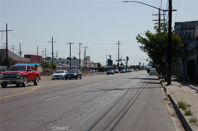 1442 W SLAUSON Avenue, Los Angeles, CA 90047