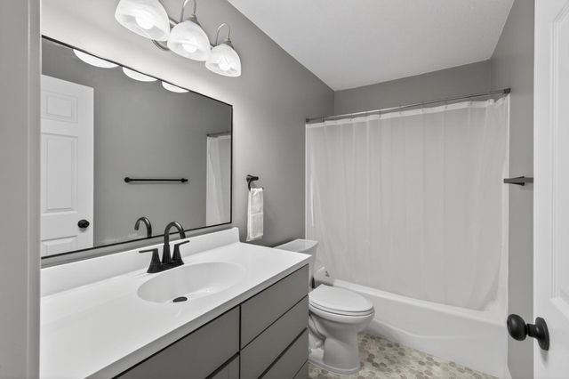 2210 Matterhorn Lane, Saint Paul, MN 55119