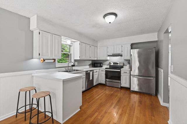 2210 Matterhorn Lane, Saint Paul, MN 55119