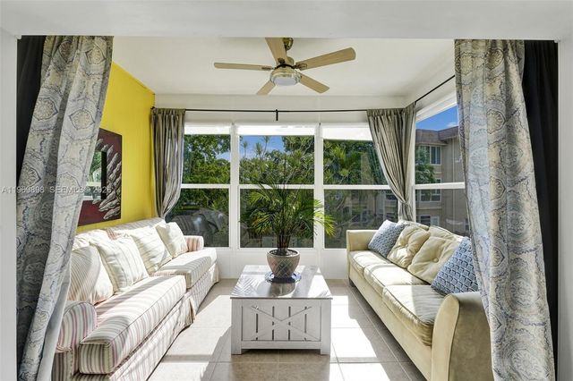 3430 NW 52nd Ave 210, Lauderdale Lakes, FL 33319