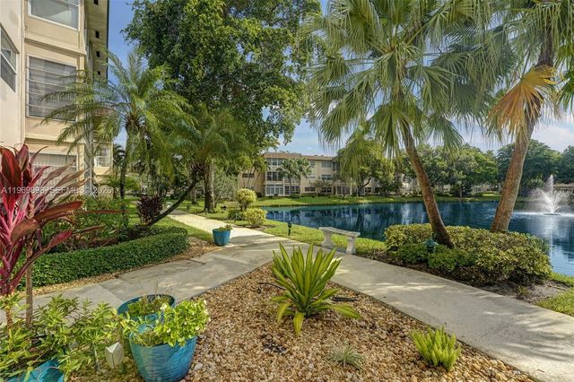 3430 NW 52nd Ave 210, Lauderdale Lakes, FL 33319