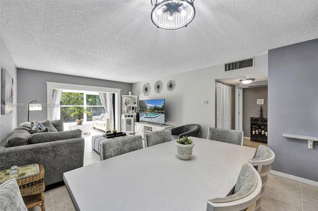 3430 NW 52nd Ave 210, Lauderdale Lakes, FL 33319