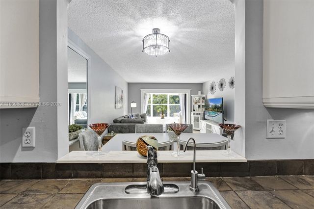 3430 NW 52nd Ave 210, Lauderdale Lakes, FL 33319