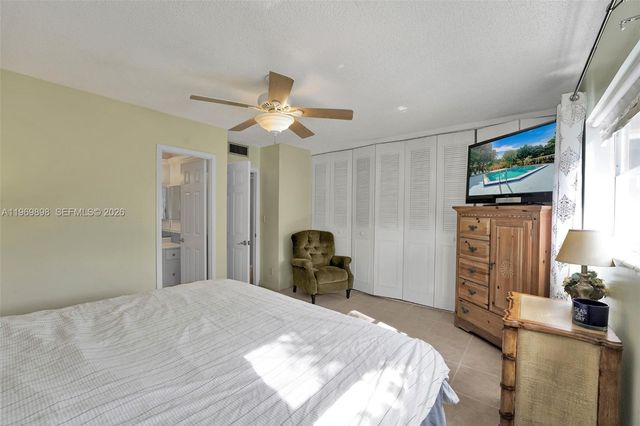 3430 NW 52nd Ave 210, Lauderdale Lakes, FL 33319